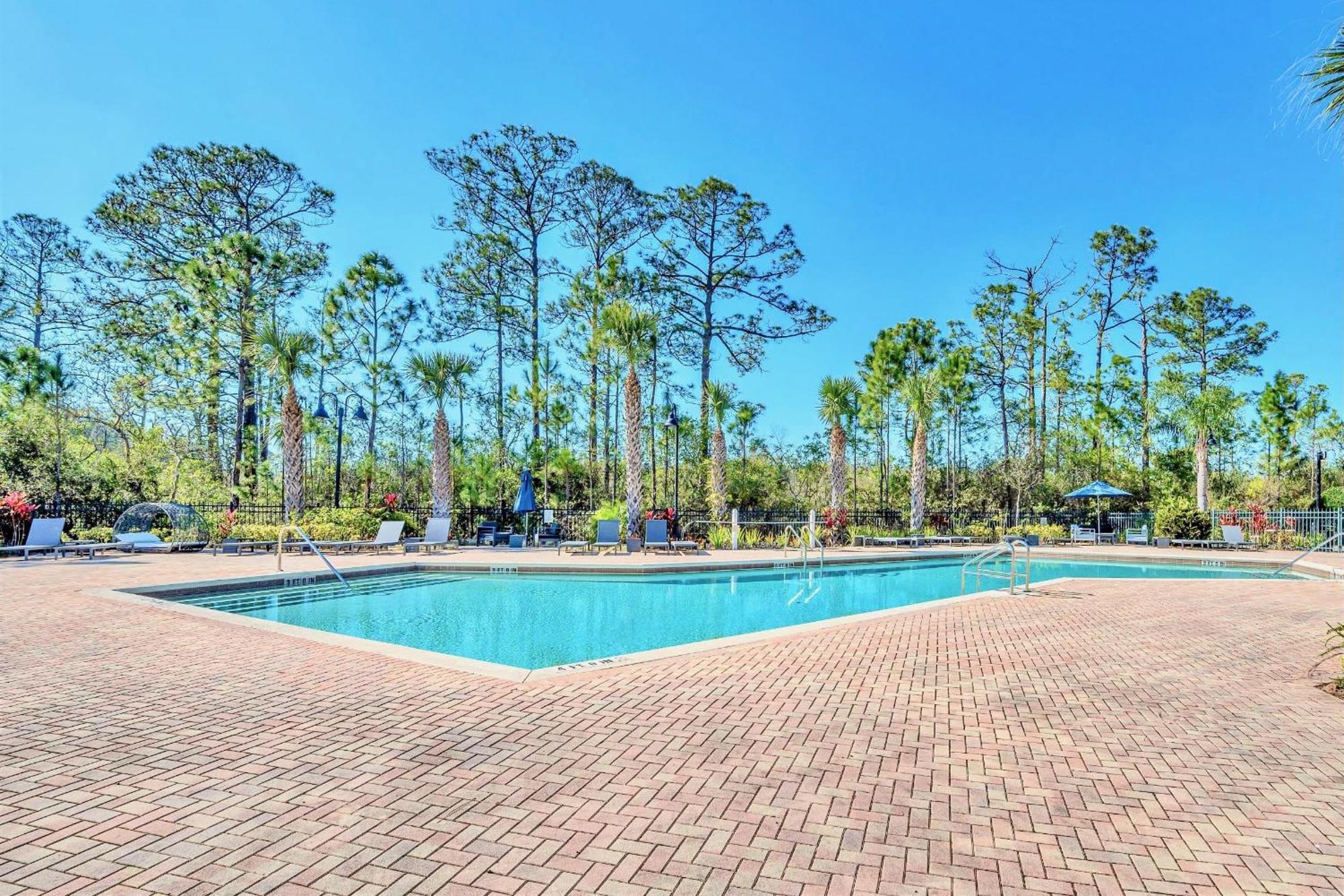 2br With Hot Tub And Pool, Near Disney! Casa de férias